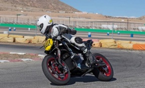 brandon-willow-electric-motorcycle-racing